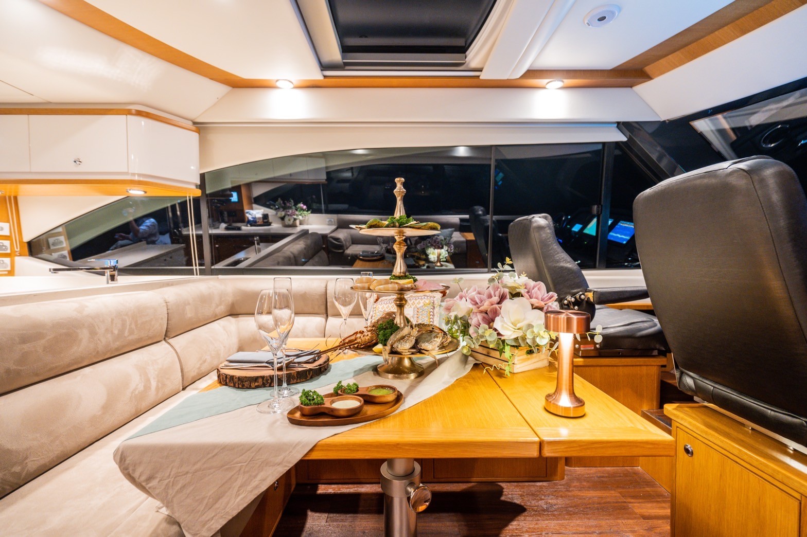 Charter Yacht HAPPY OURS