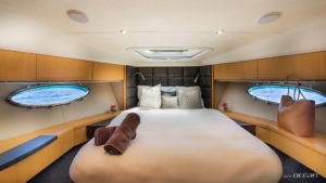 Charter Yacht MAYAVEE