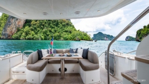 Charter Yacht MAYAVEE