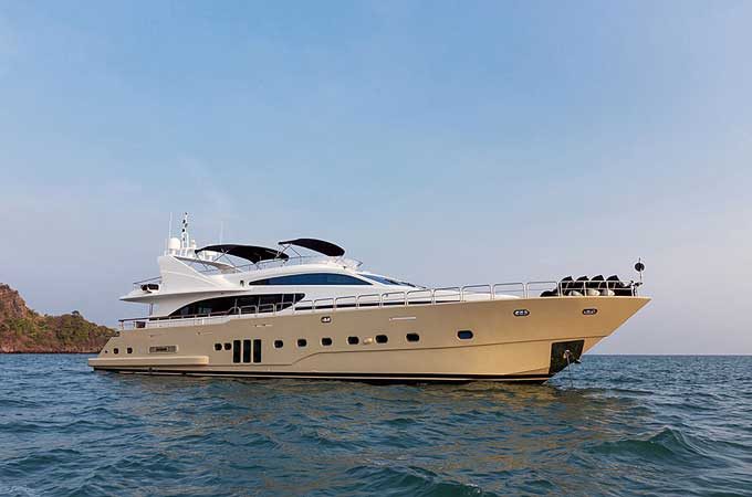 Charter Yacht MIA KAI