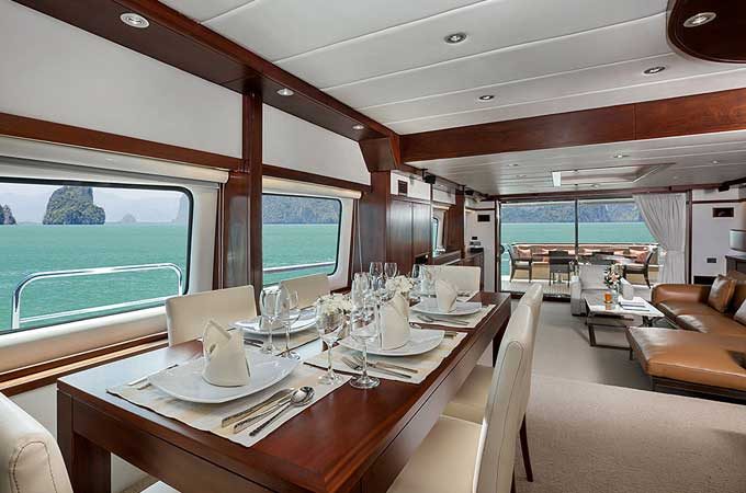 Charter Yacht MIA KAI