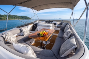 Charter Yacht OCEANA