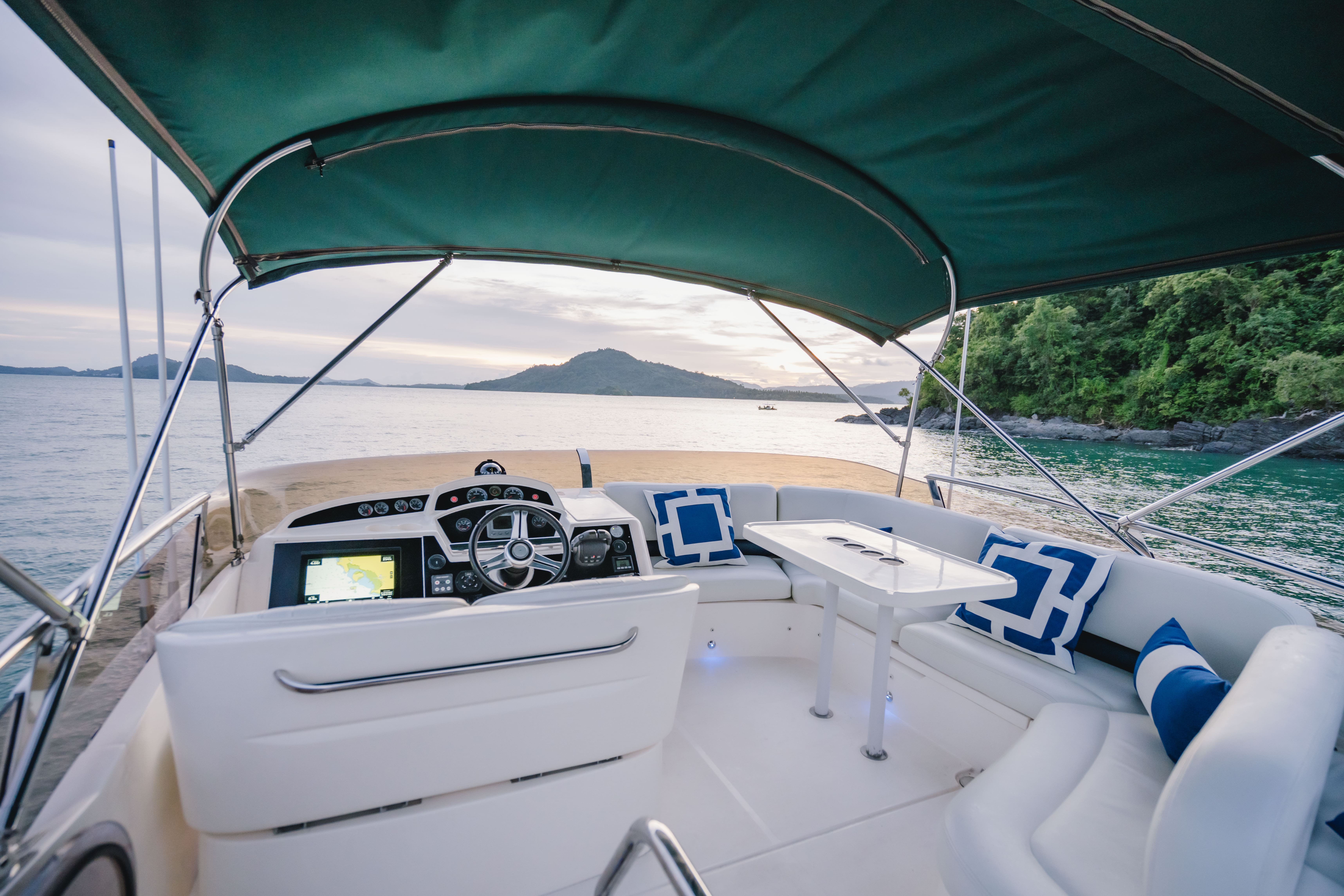 Charter Yacht PRINCESS 42