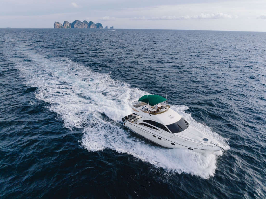 Charter Yacht PRINCESS 42
