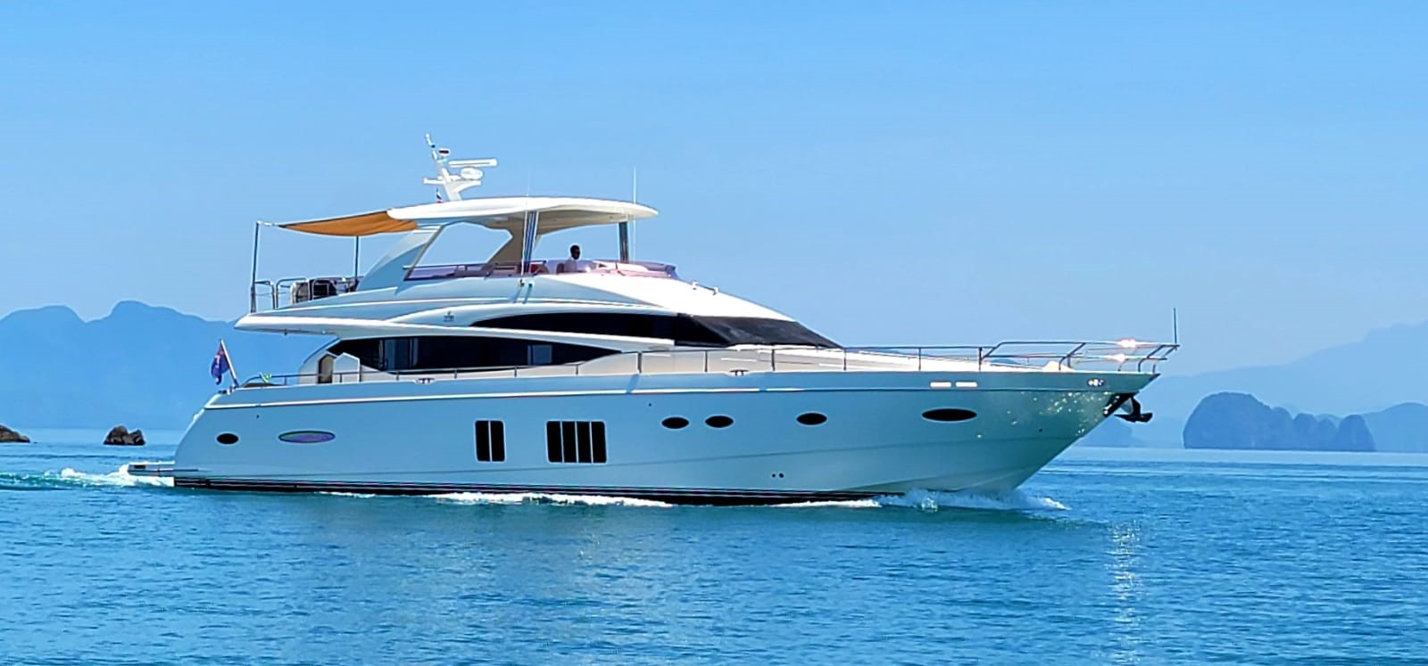 Charter Yacht PRINCESS 78