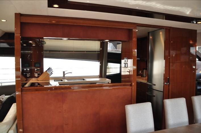 Charter Yacht PRINCESS 78