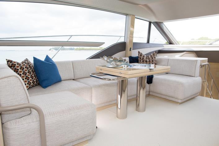 Charter Yacht PRINCESS F55
