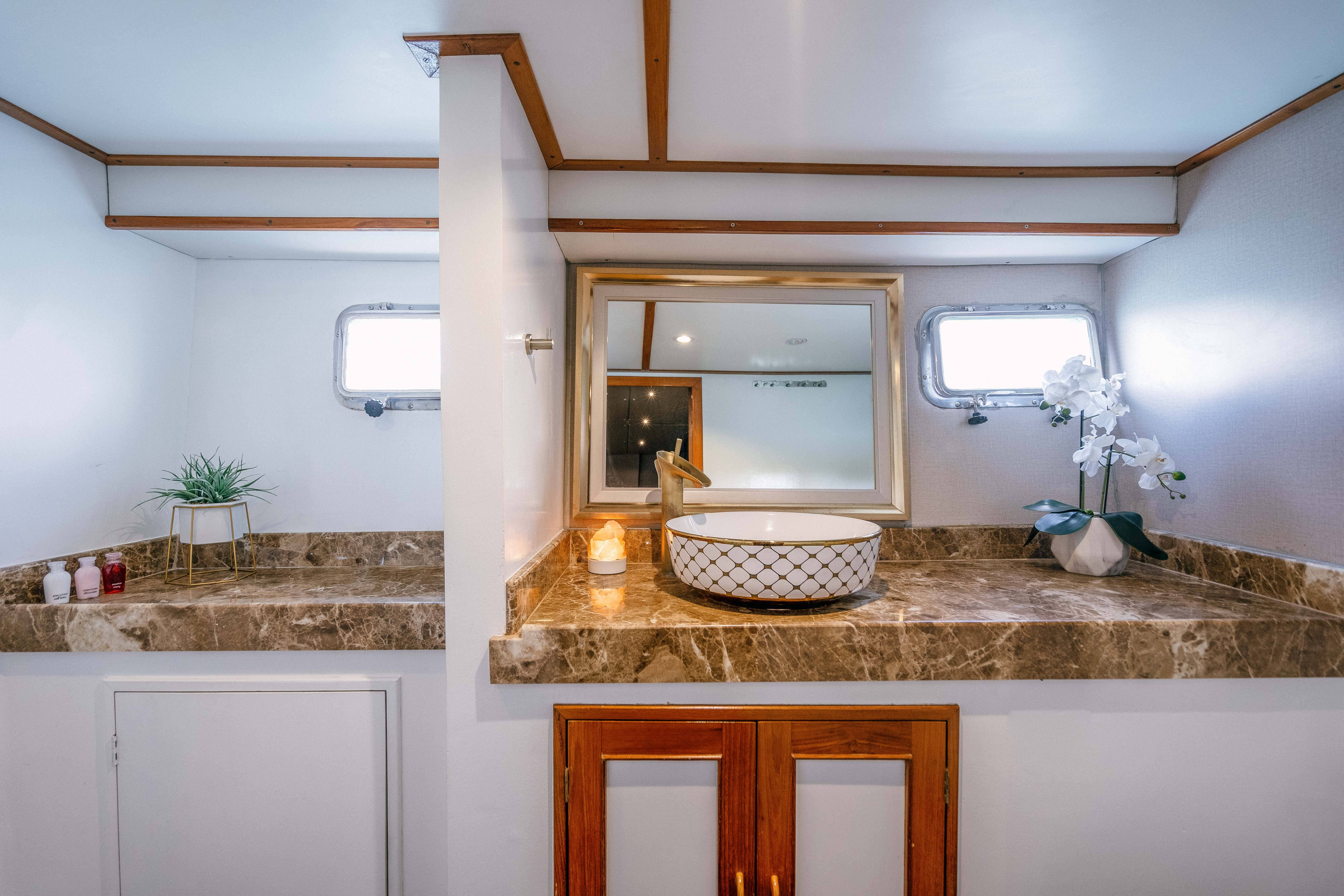 Charter Yacht SIAM PRINCESS