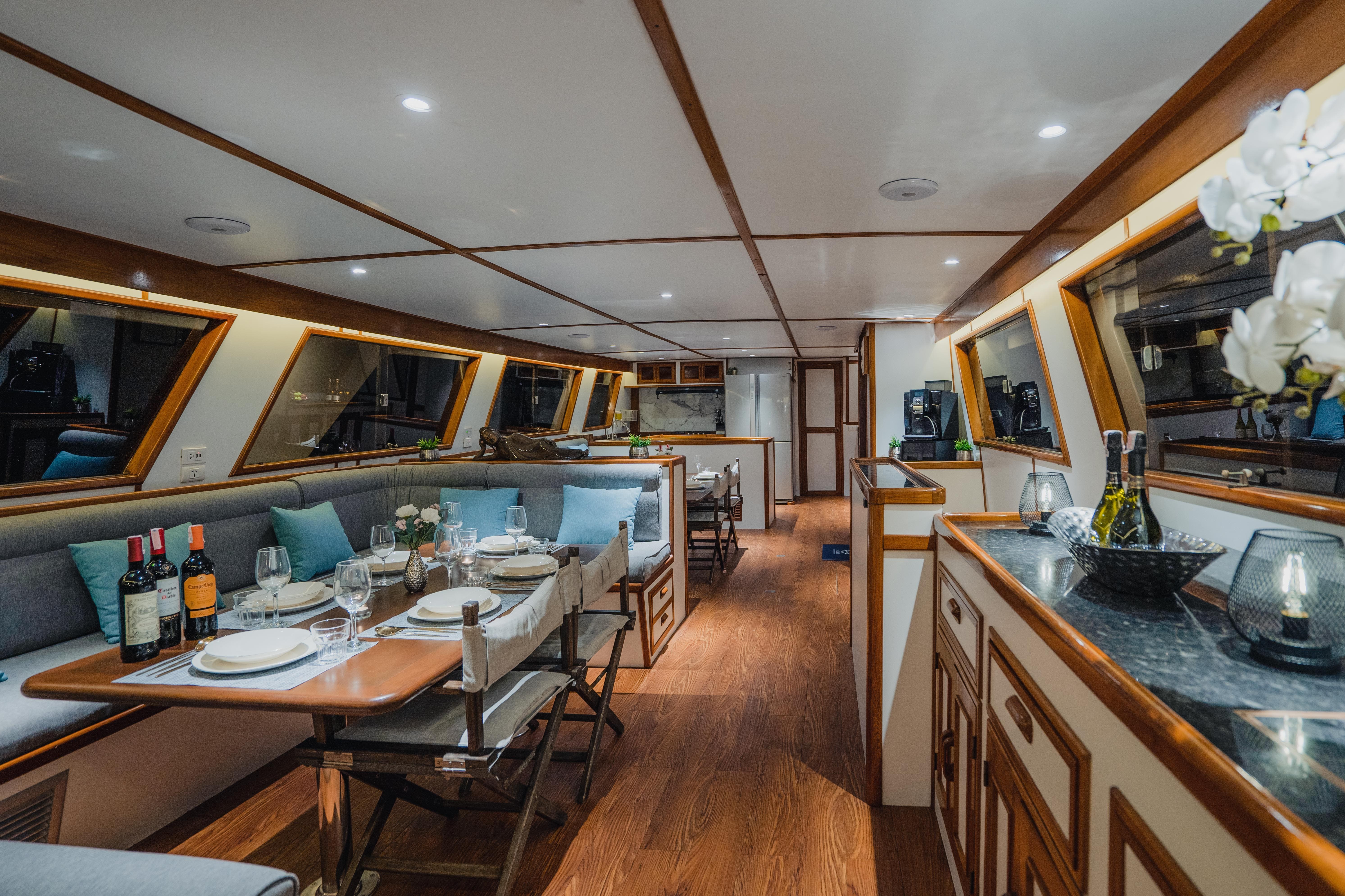 Charter Yacht SIAM PRINCESS