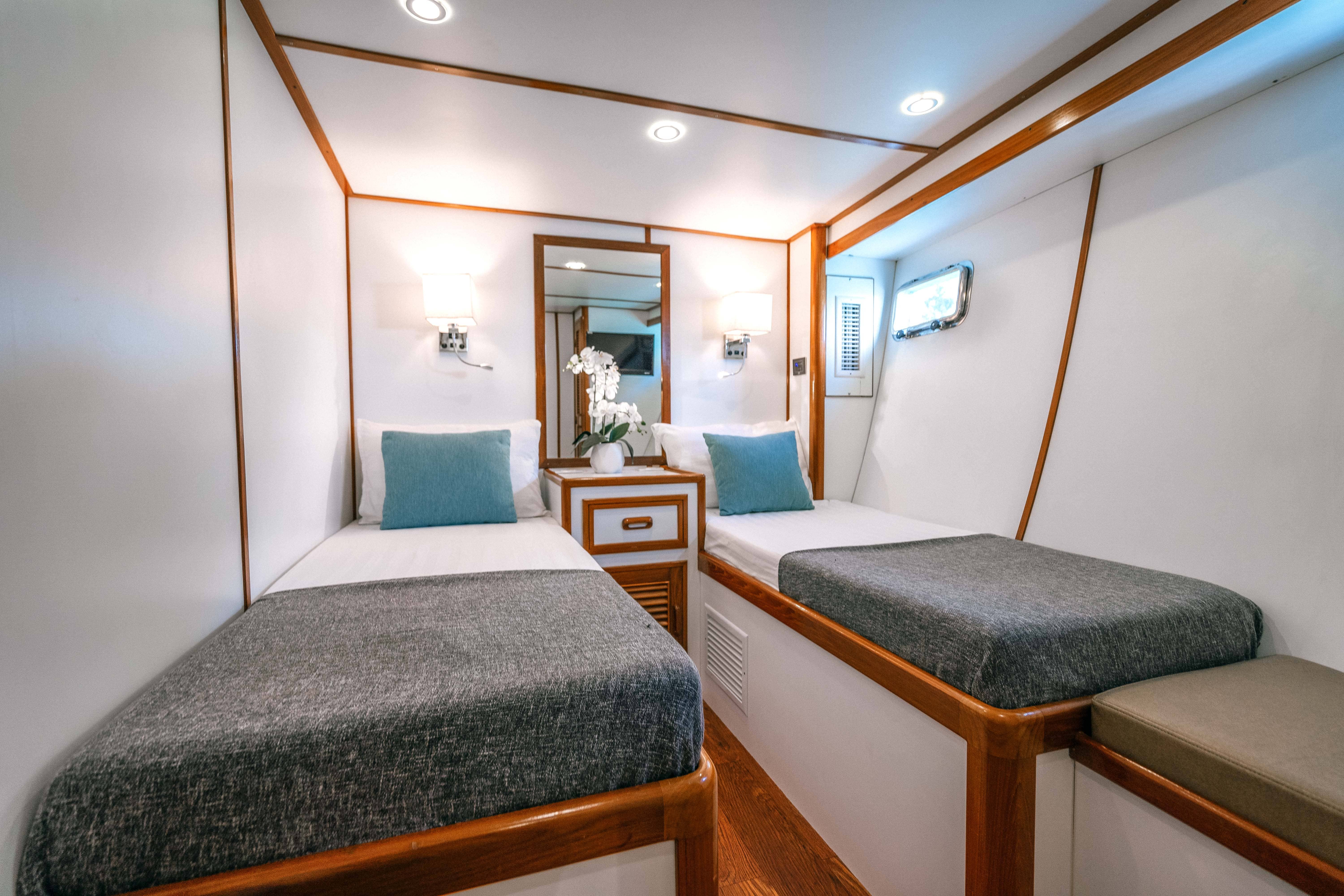Charter Yacht SIAM PRINCESS