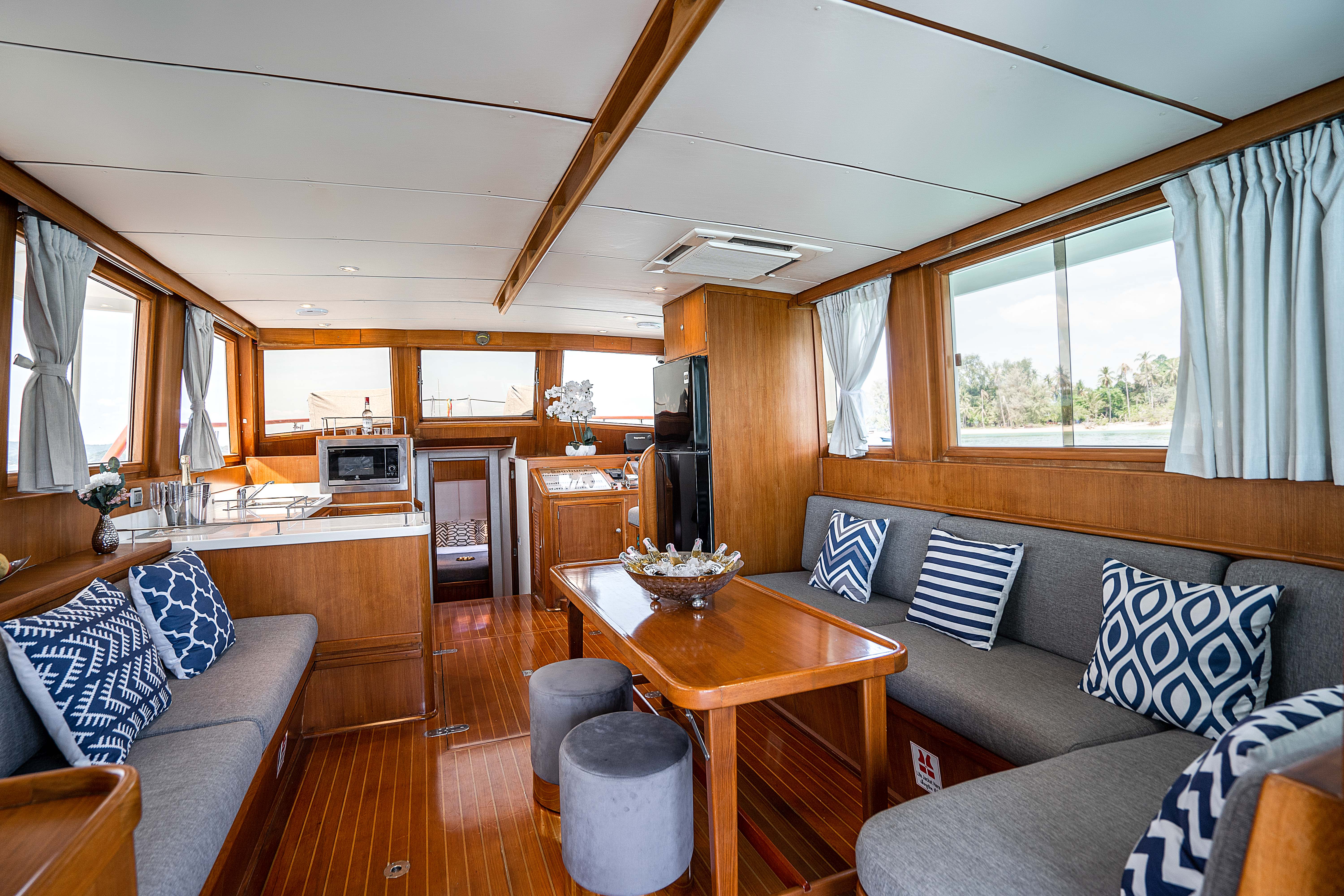 Charter Yacht SAMBUCA