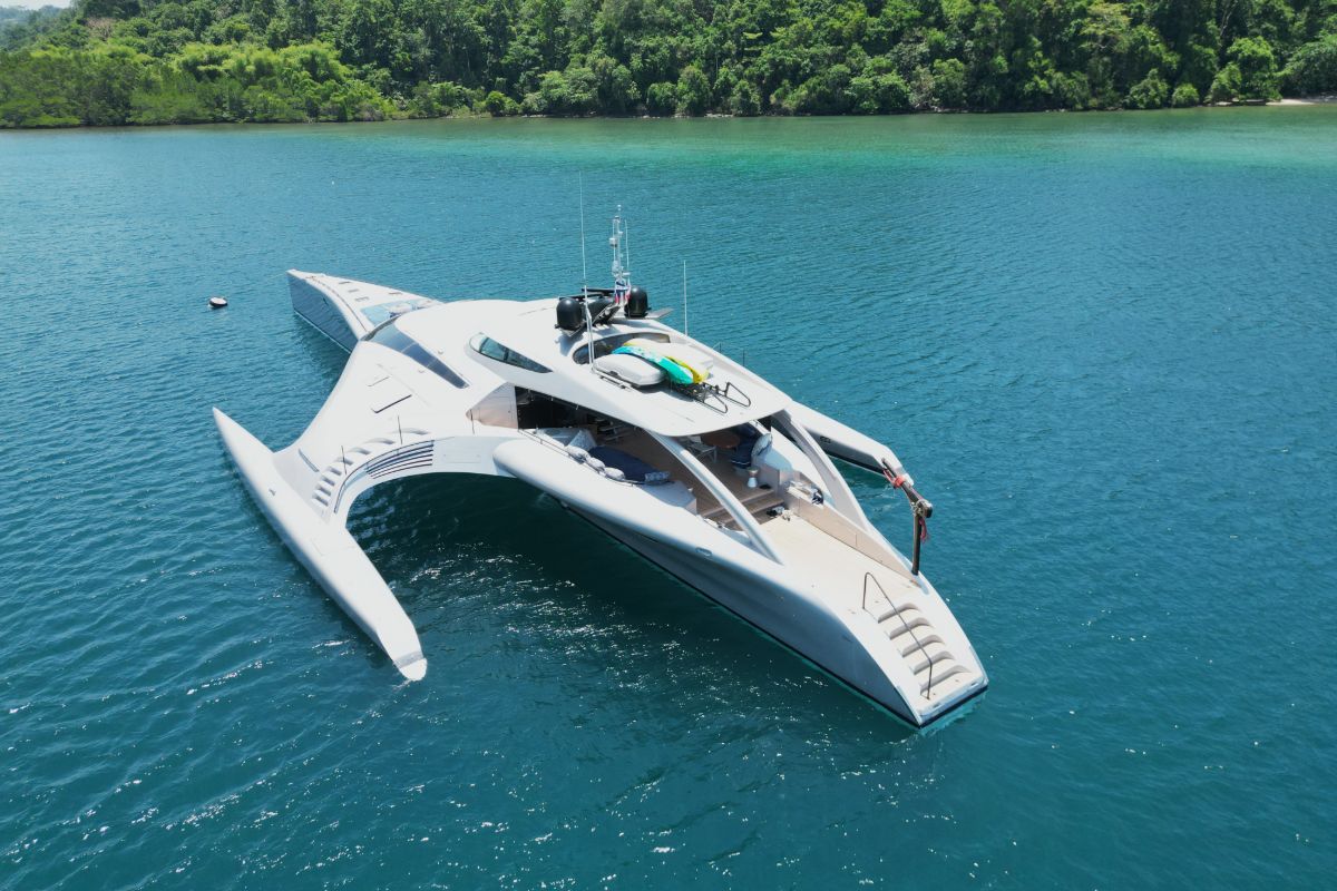 Charter Yacht ADASTRA